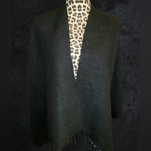 Karla Hanson Reversible Knit Poncho Shawl~ One Size - Picture 3 of 5